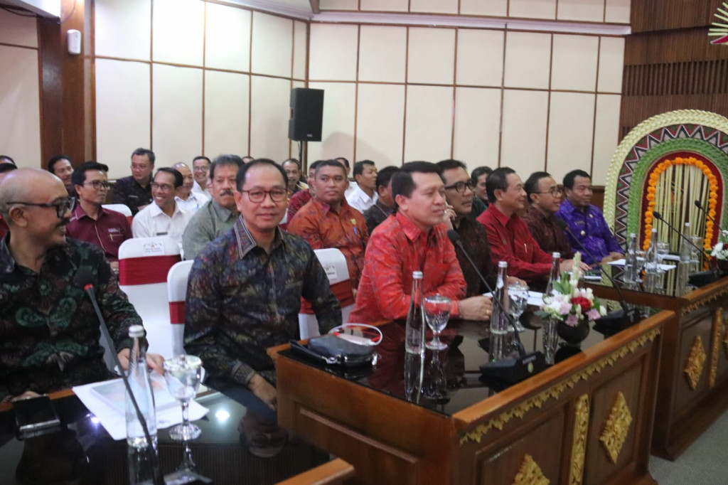 Wabup Suiasa Hadiri Rakor Pariwisata Bali Menuju Bali Era Baru